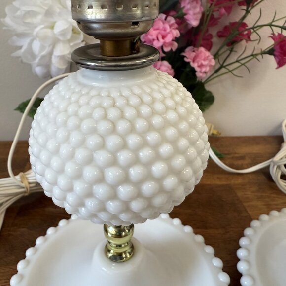 Pair of Hobnail Milk Glass Lamps Mid-Century Bedside Table Lamps Cottagecore MCM - Picture 2 of 5